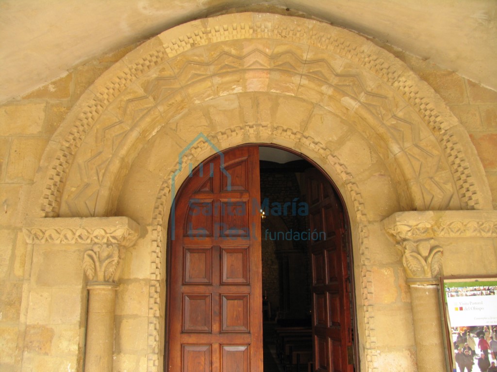 Arco de la portada oeste