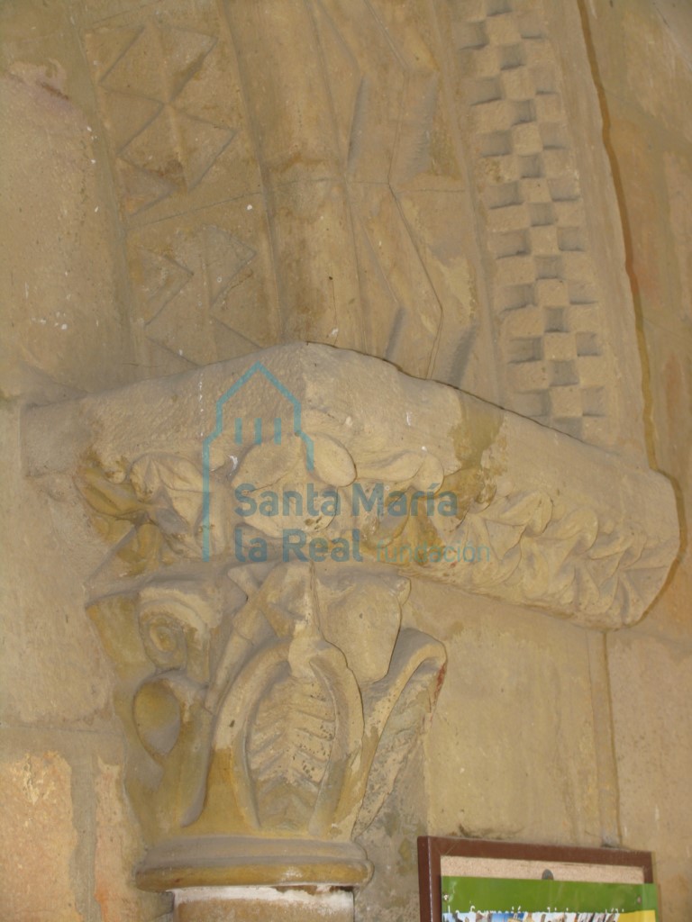 Capitel de la jamba derecha de la portada oeste