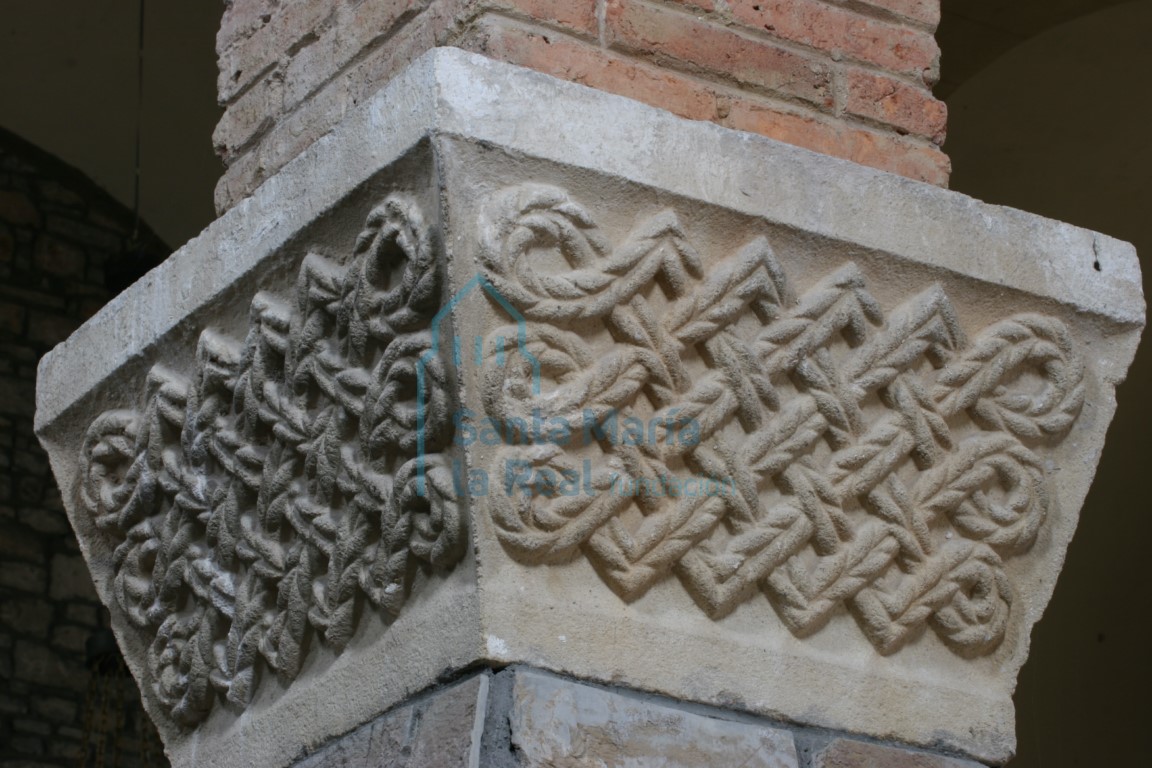 Capiteles de los arcos formeros