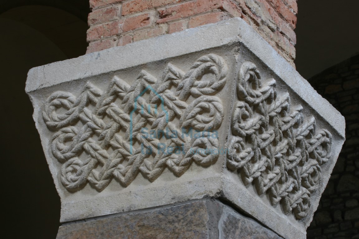 Capiteles de los arcos formeros