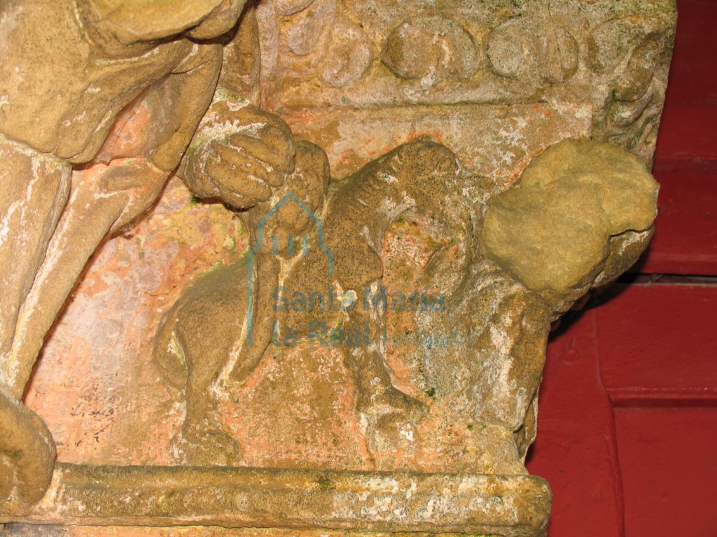 Capitel del lado izquierdo de la portada occidental. Jinete