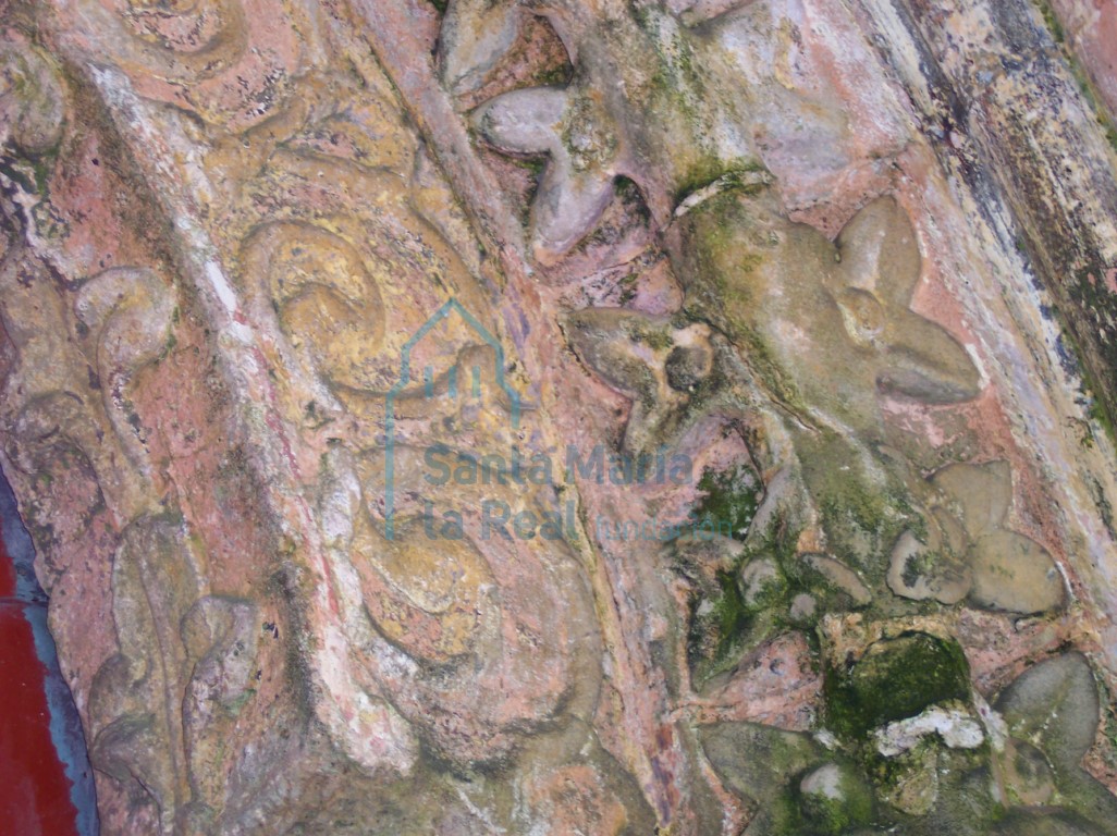Detalle de las arquivoltas de la portada occidental
