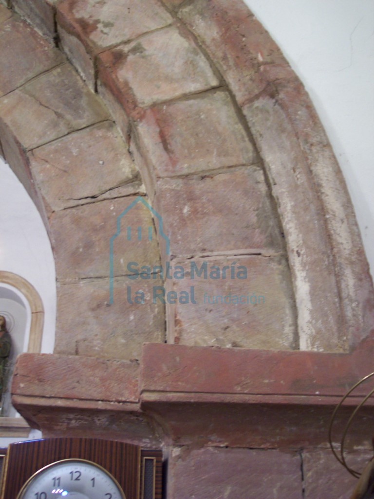 Detalle de las arquivoltas del  lado derecho del arco triunfal