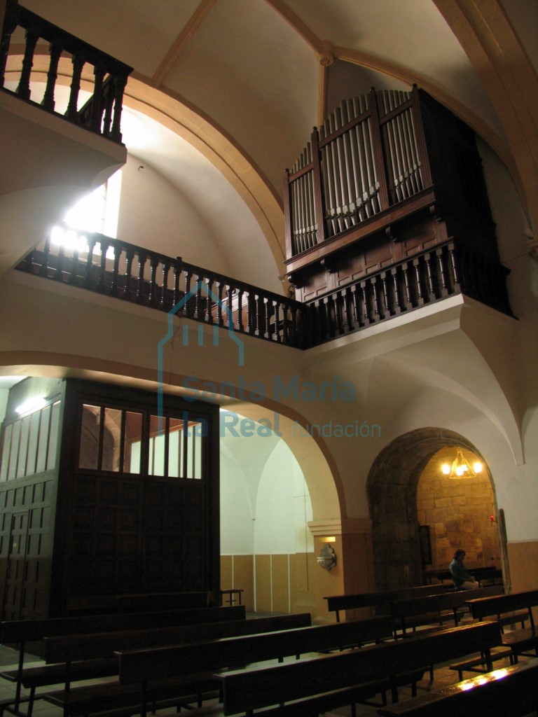 Interior desde la cabecera