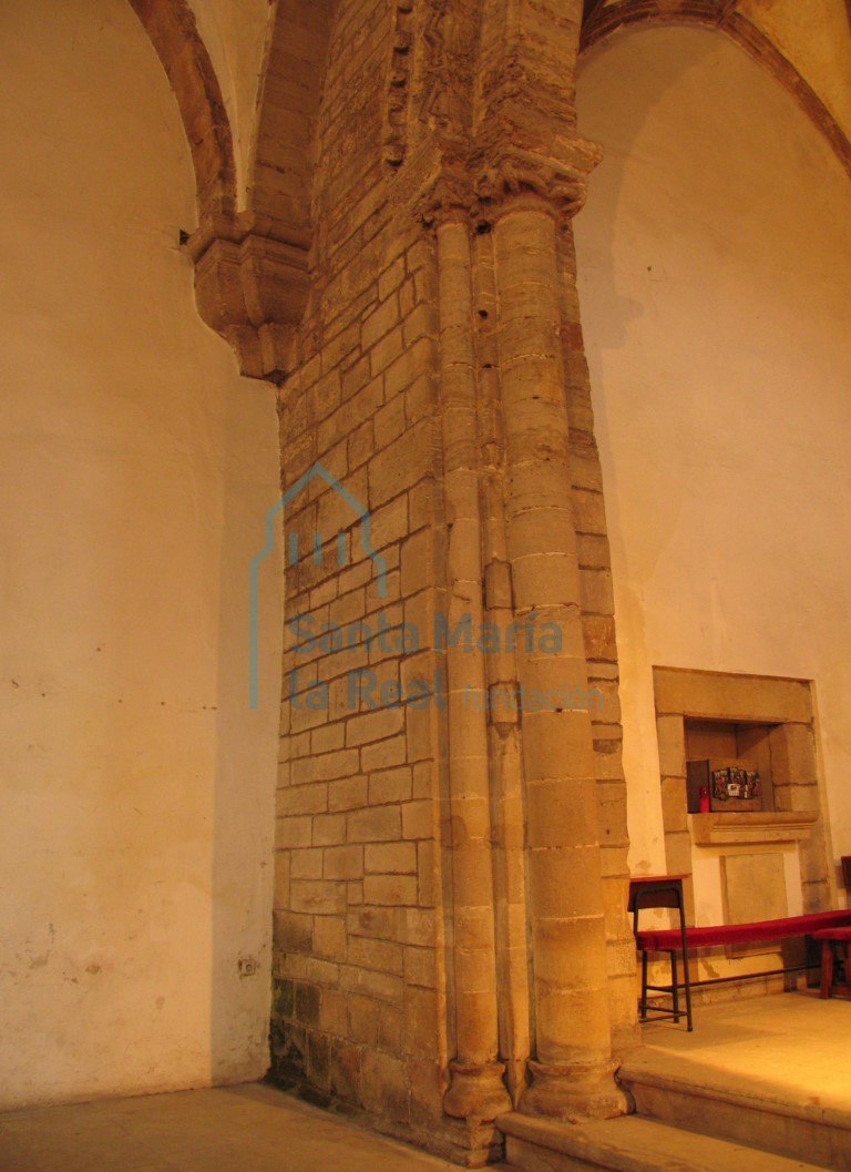 Lateral izquierdo del arco triunfal