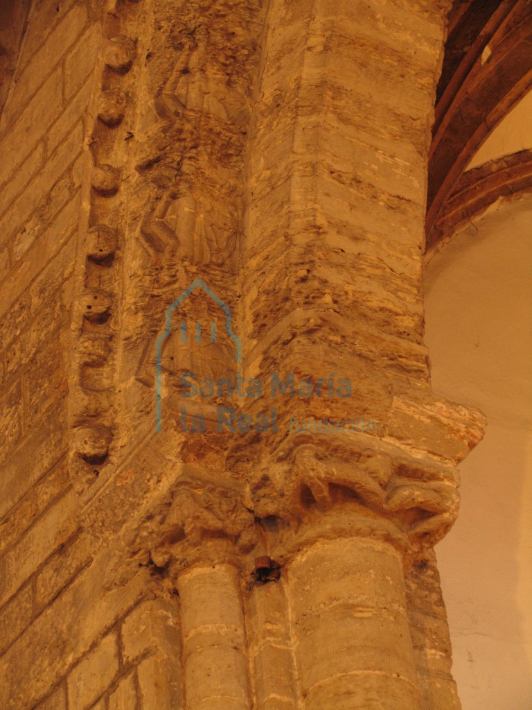 Detalle del lateral izquierdo del arco triunfal
