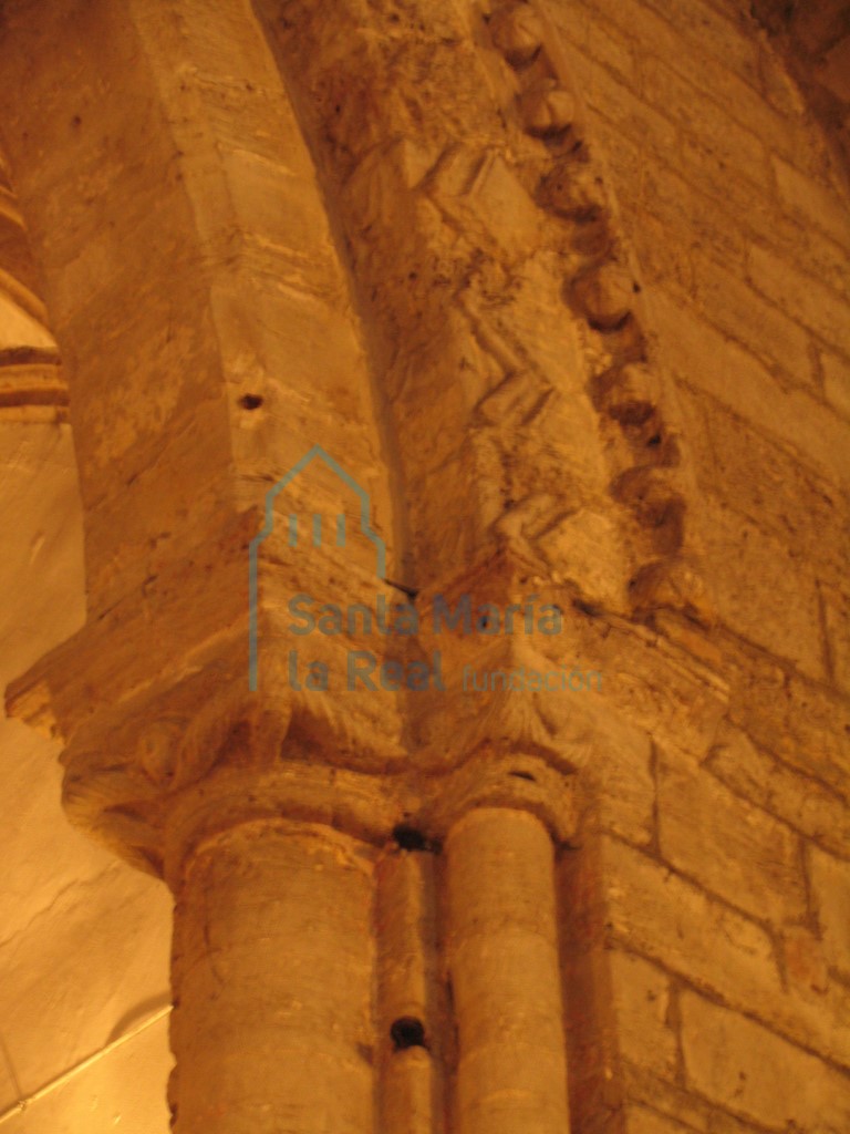 Lateral derecho del arco triunfal