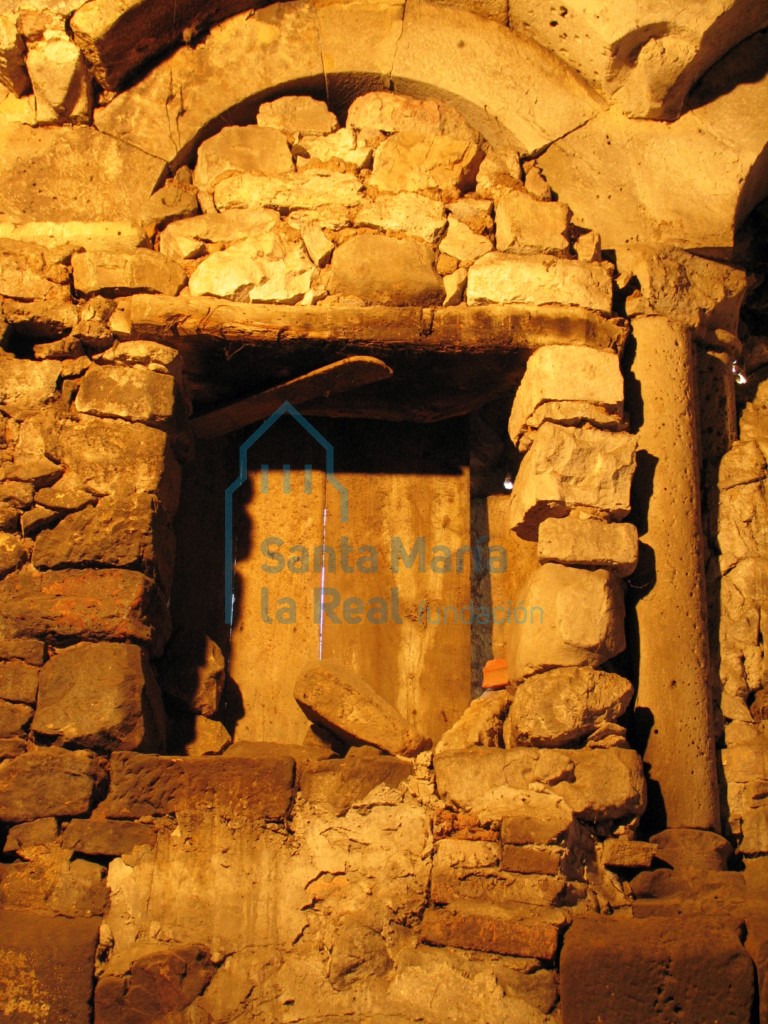 Arquería de la sala capitular. Vano central