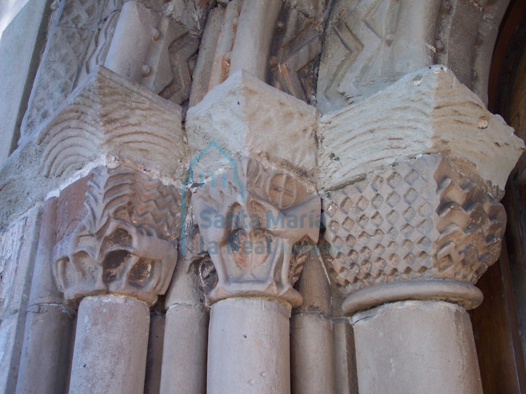 Capiteles de la jamba izquierda de la portada oeste