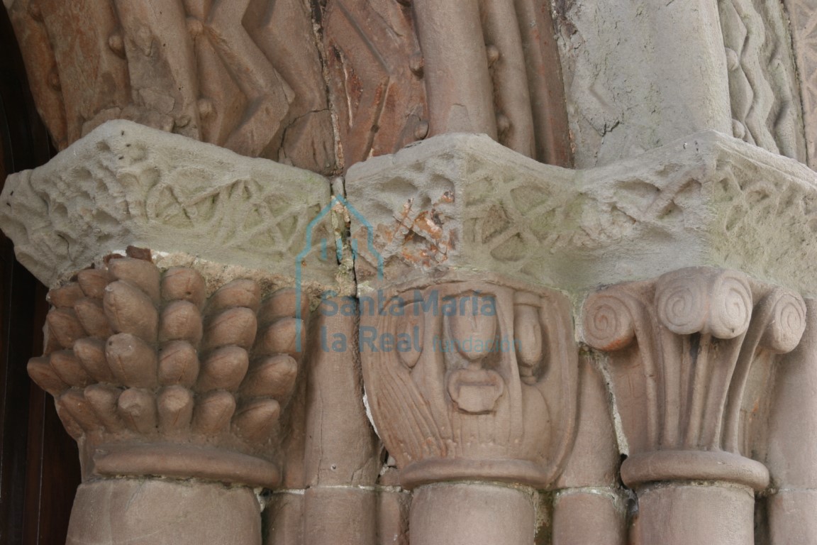 Capiteles de la portada occidental