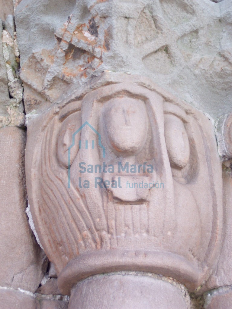 Capitel central de jamba derecha de la portada oeste