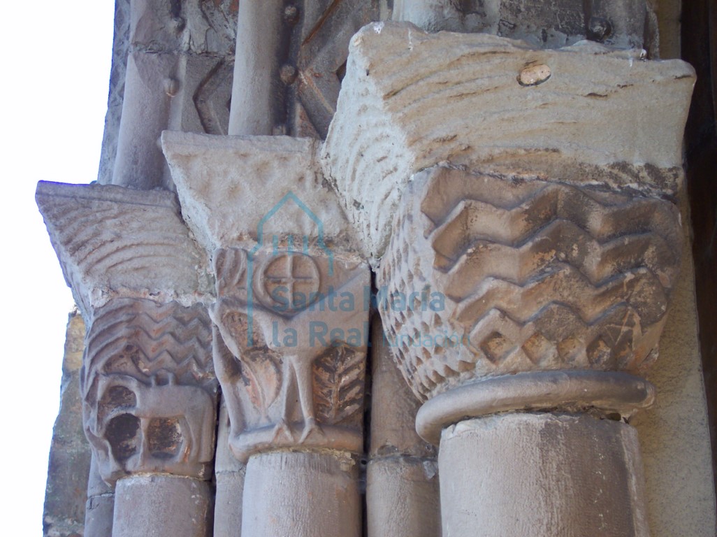 Capiteles de la jamba izquierda de la portada oeste