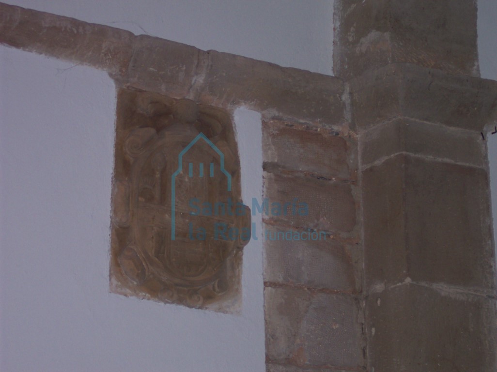 Escudo interior del ábside