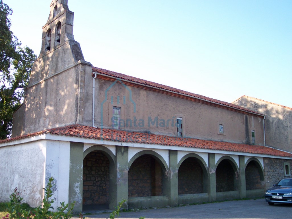 Vista exterior de la fachada sur