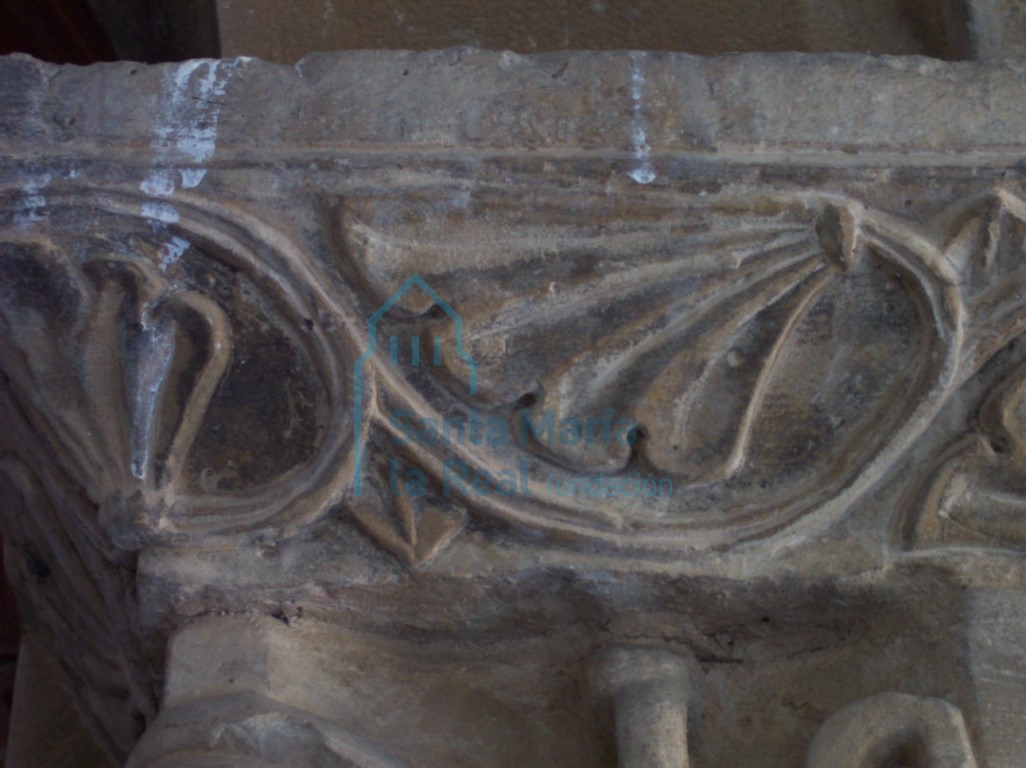 Imposta del capitel derecho de la portada meridional