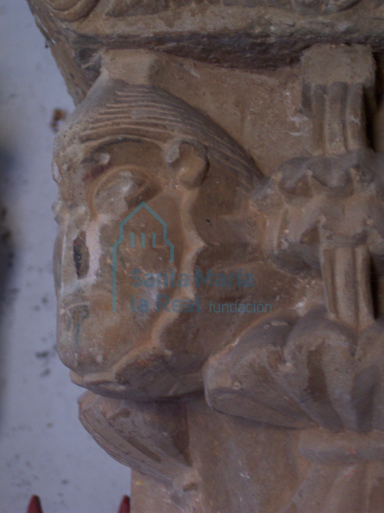 Capitel izquierda de la portada meridional