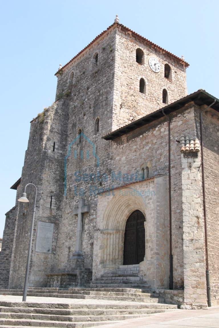 Vista exterior de la portada