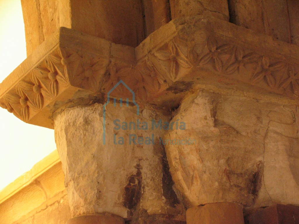 Capitel del arco triunfal