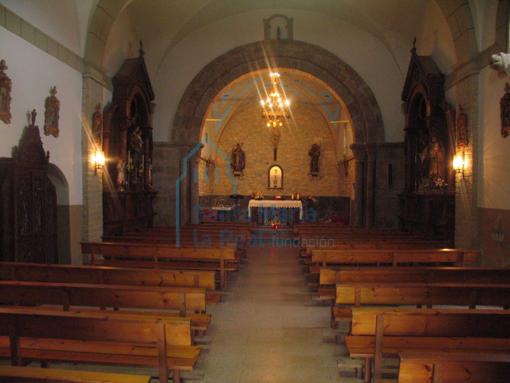 Interior hacia la cabecera