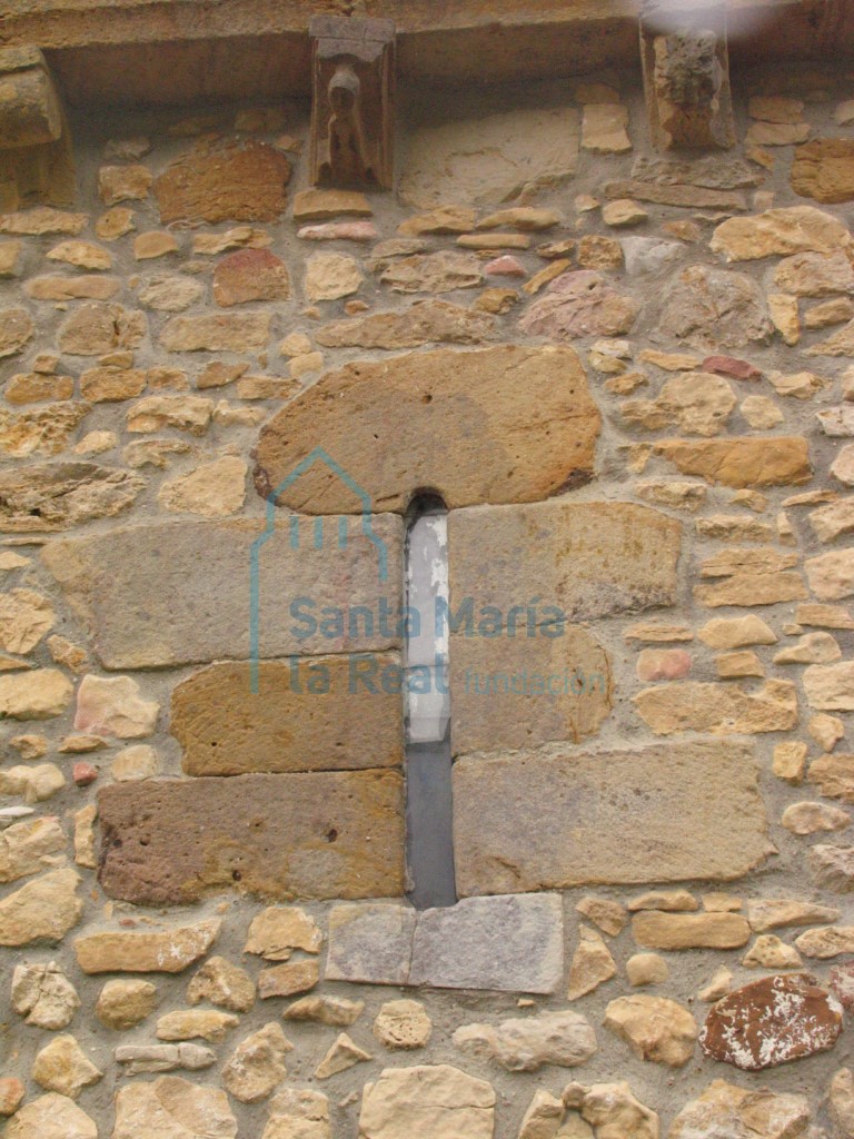Aspillera situada en la fachada norte