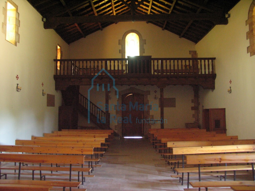 Interior reconstruido en 1993 siguiendo trazas del siglo XVIII. Vista hacia la los pies