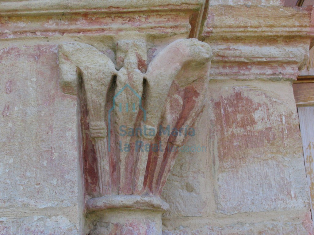 Capitel izquierdo de la portada occidental