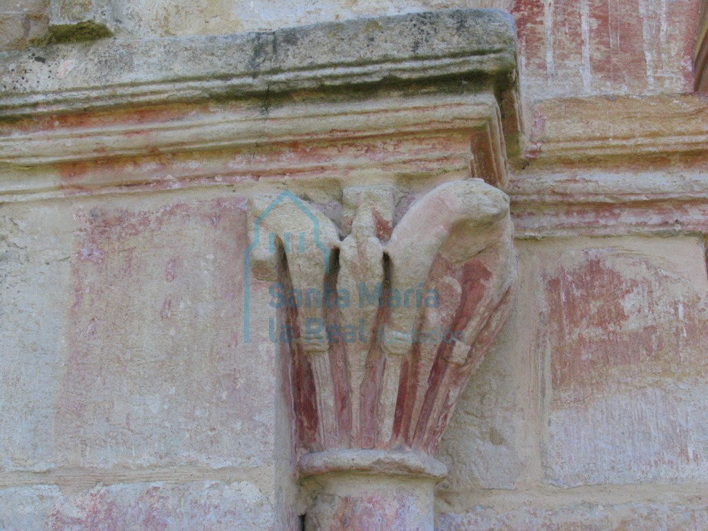 Capitel izquierdo de la portada occidental