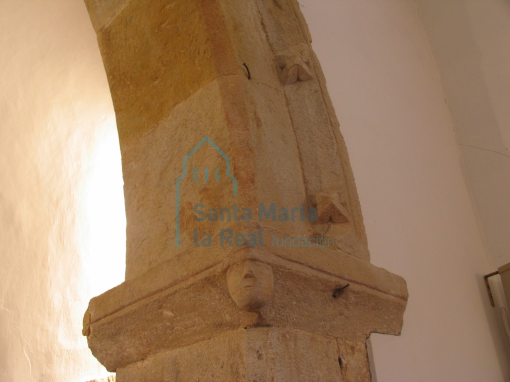 Imposta del arco triunfal