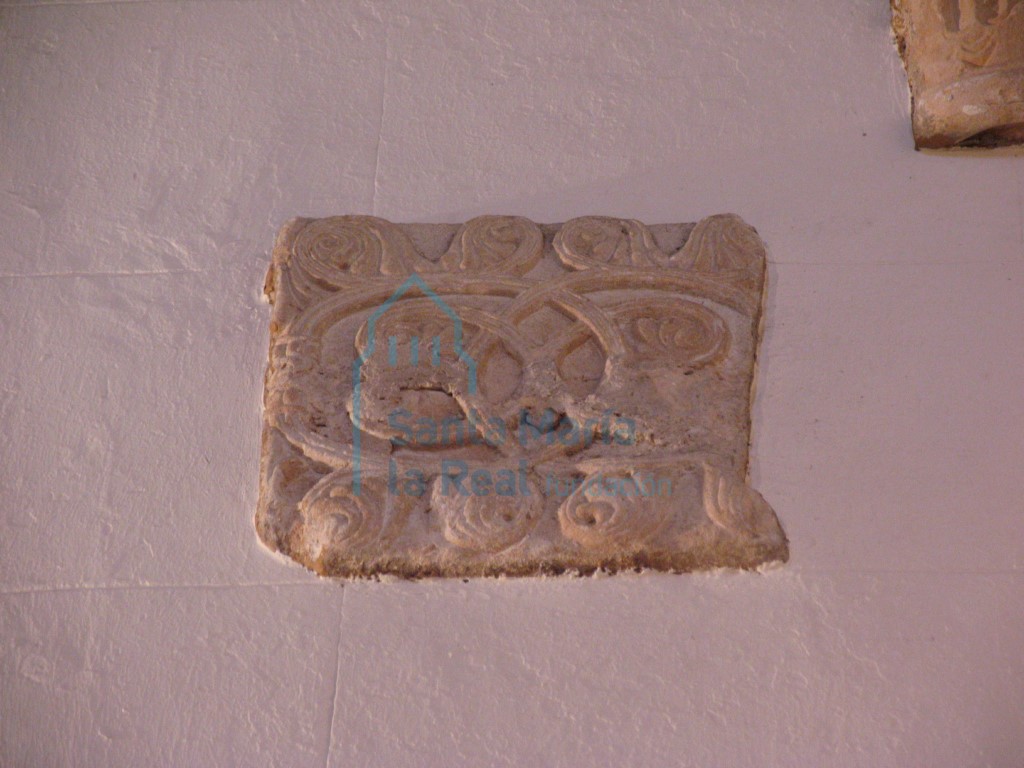 Relieve con entrelazos