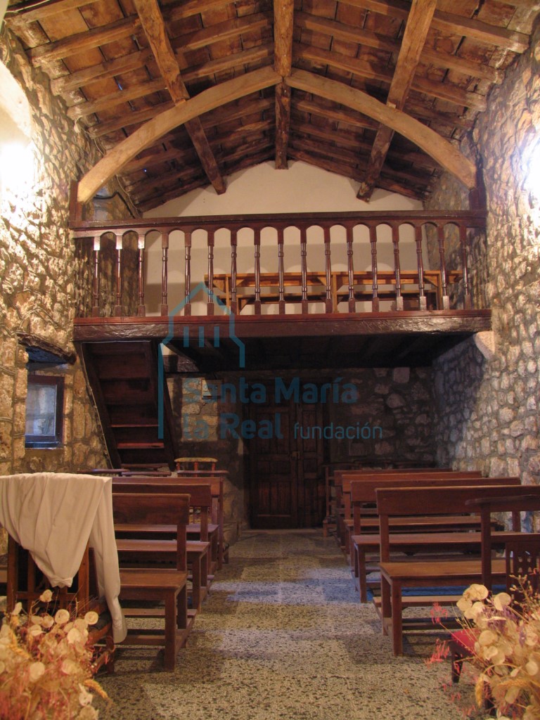 Interior desde la cabecera