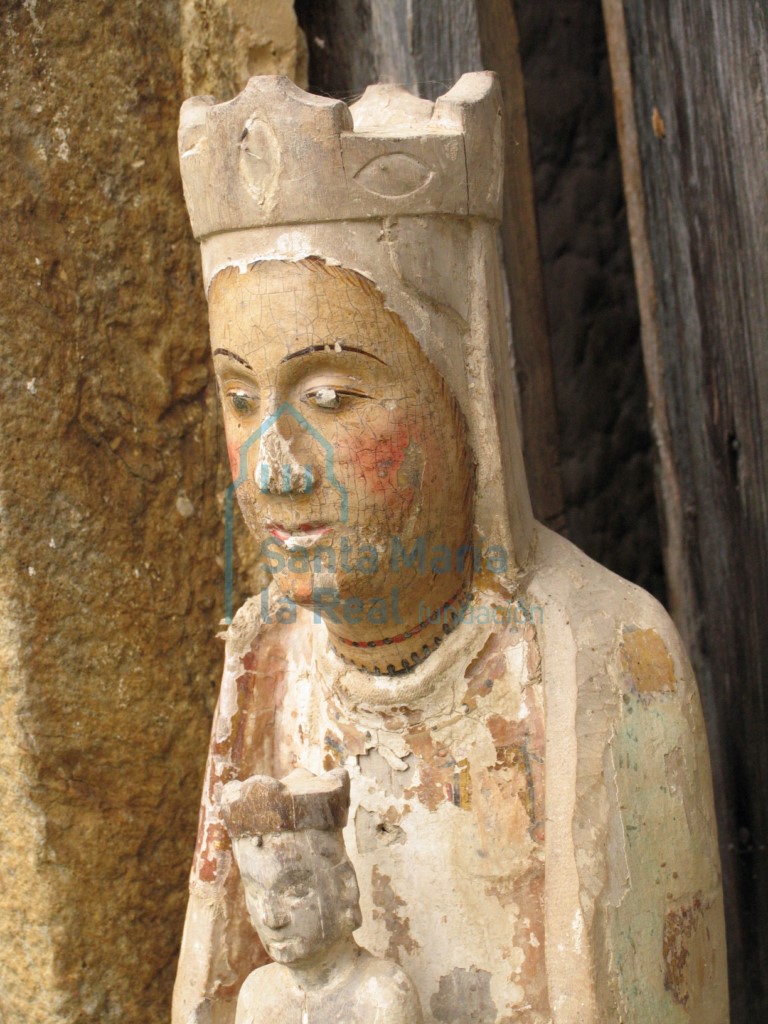 Virgen. Detalle del rostro, lado izquierdo