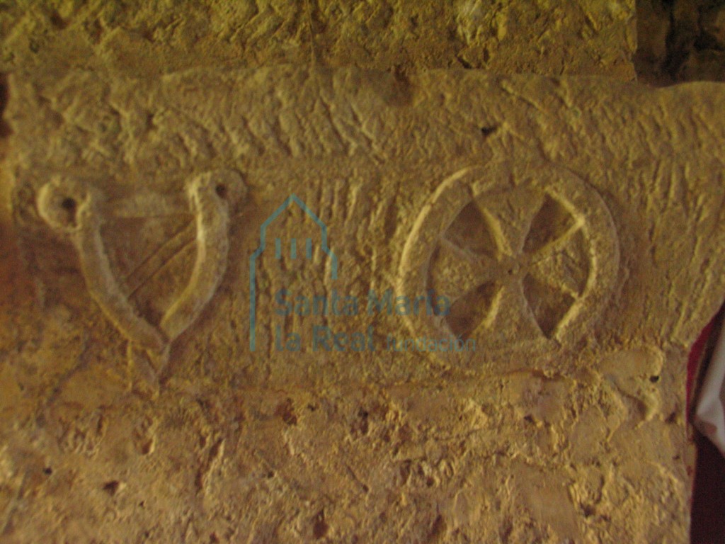 Detalle de la imposta norte del arco triunfal