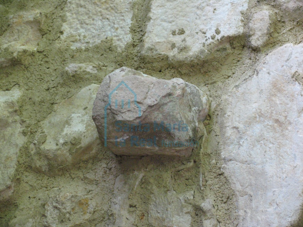 Exterior, detalle muro