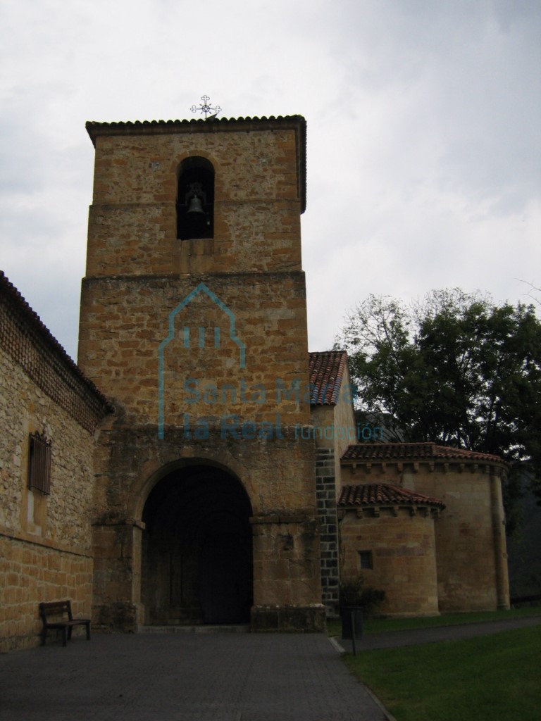 Torre campanario Torre campanario