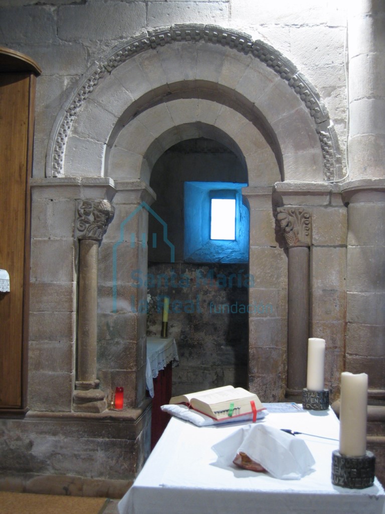 Arco de comunicación entre la capilla mayor y la capilla de la Epístola