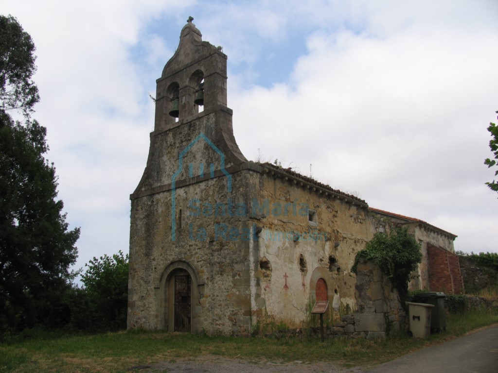 Vista suroeste de la iglesia