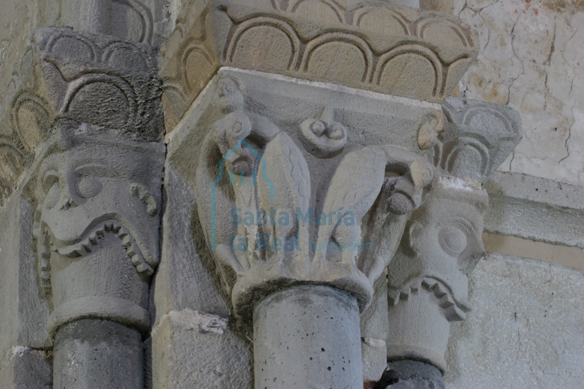 Capiteles del arco triunfal