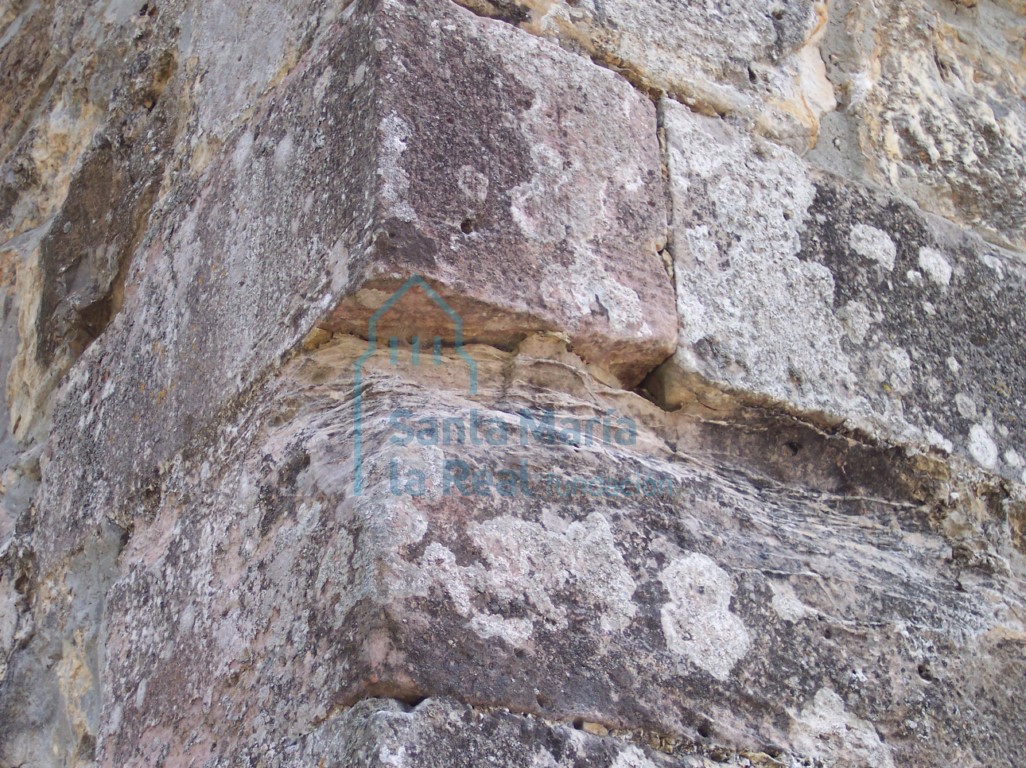 Detalle de la erosión en la fachada occidental