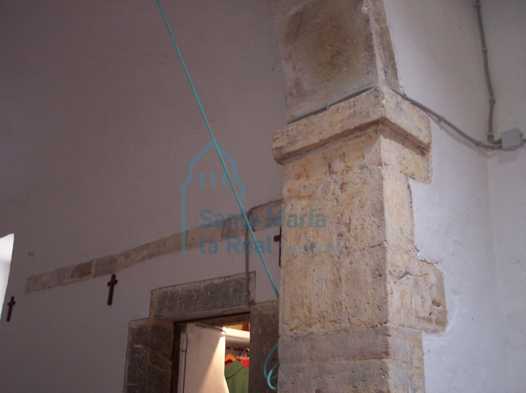 Detalle de la jamba derecha del arco triunfal Detalle de la jamba derecha del arco triunfal