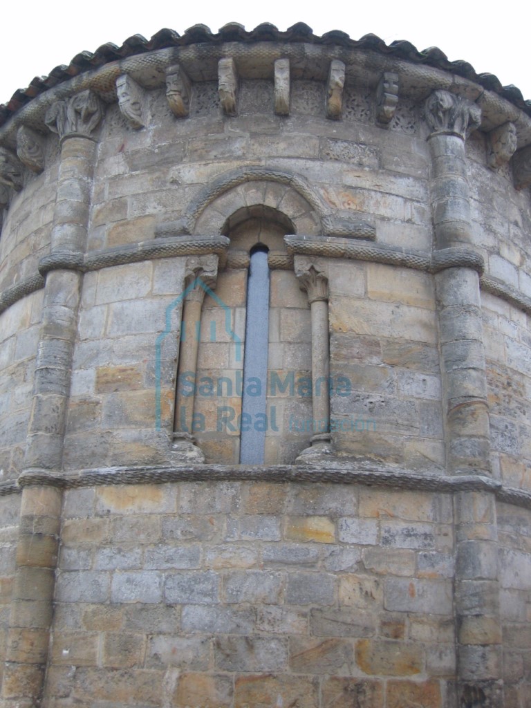 Ventana del ábside