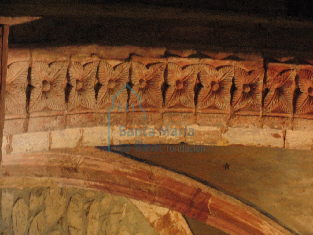 Rosca del arco triunfal con piezas procedentes de San Martín de Soto, detalle