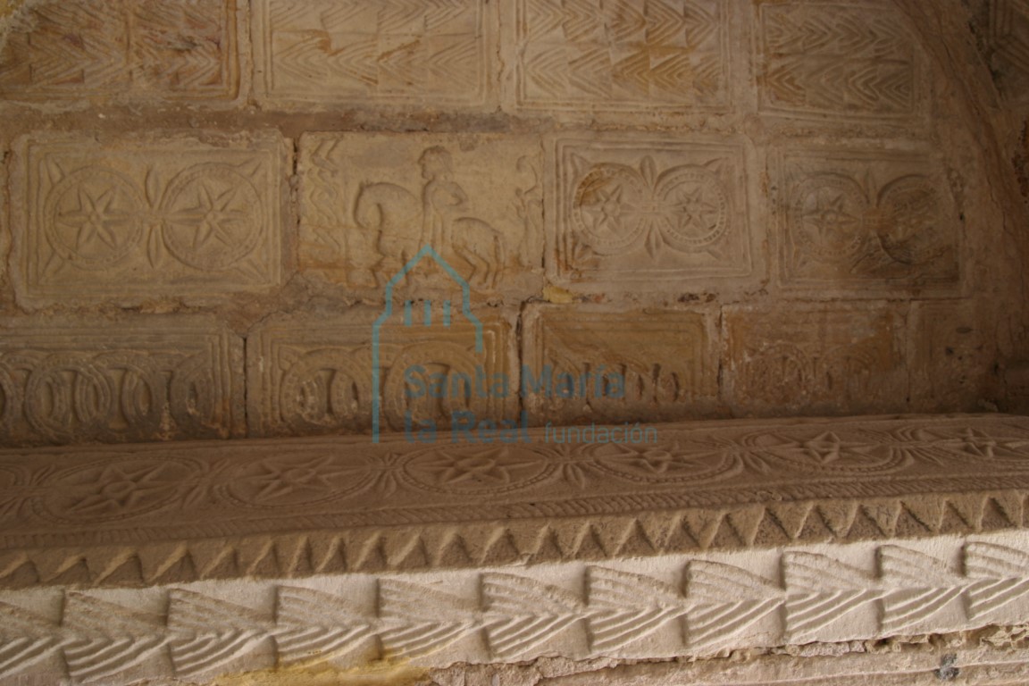 Detalle del arcosolio de la izquierda