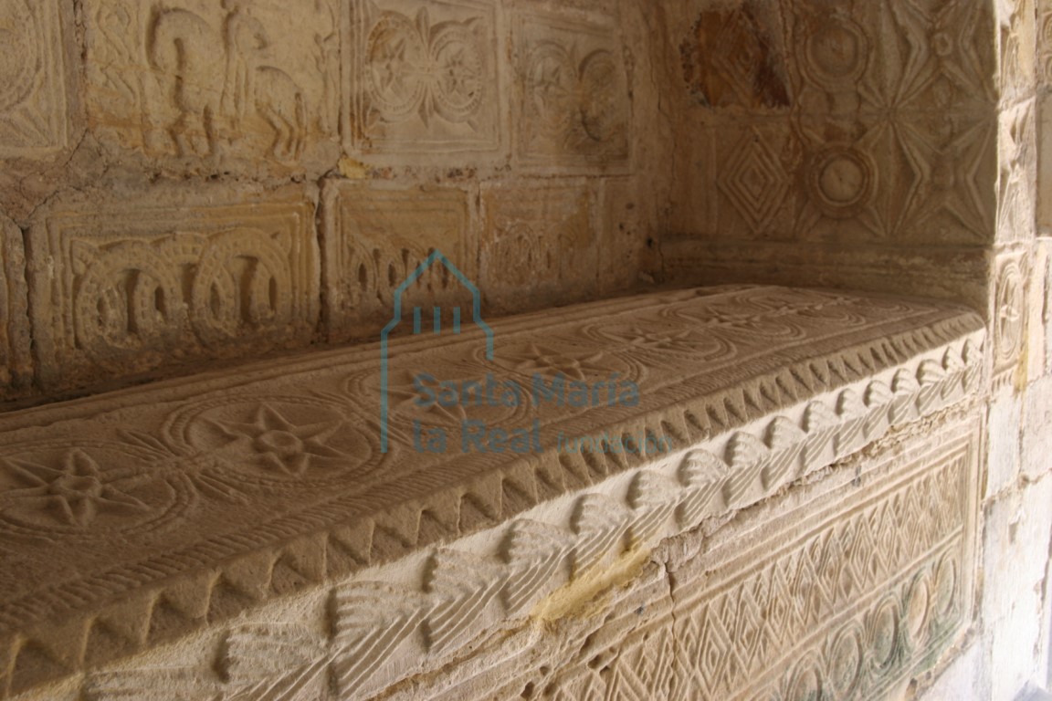 Detalle del arcosolio de la izquierda