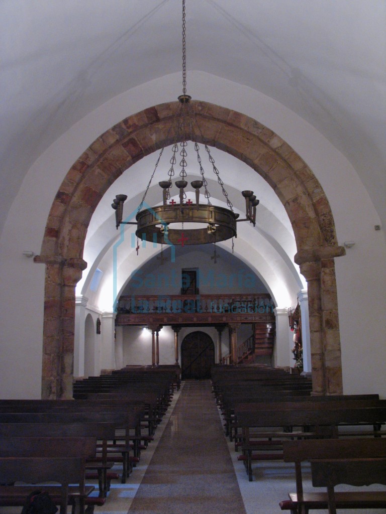 Interior desde la cabecera