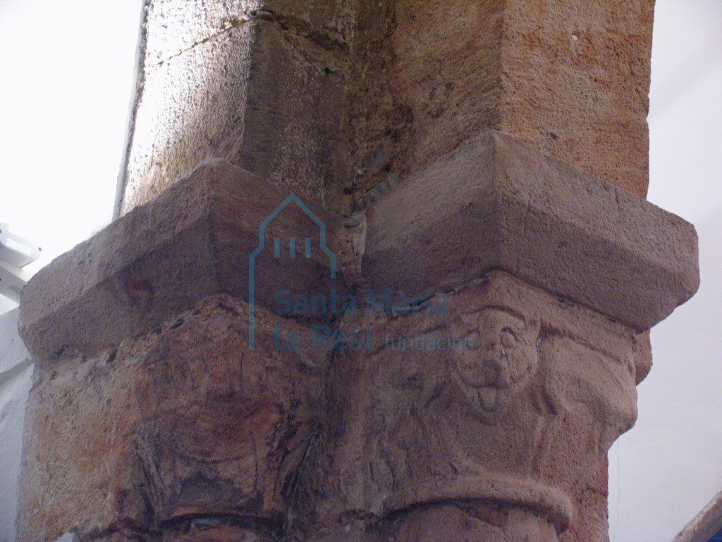 Capiteles del arco triunfal