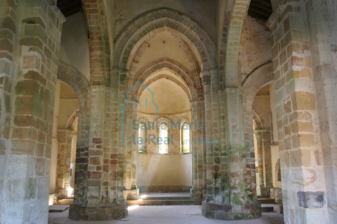 Vista de la cabecera desde la nave central