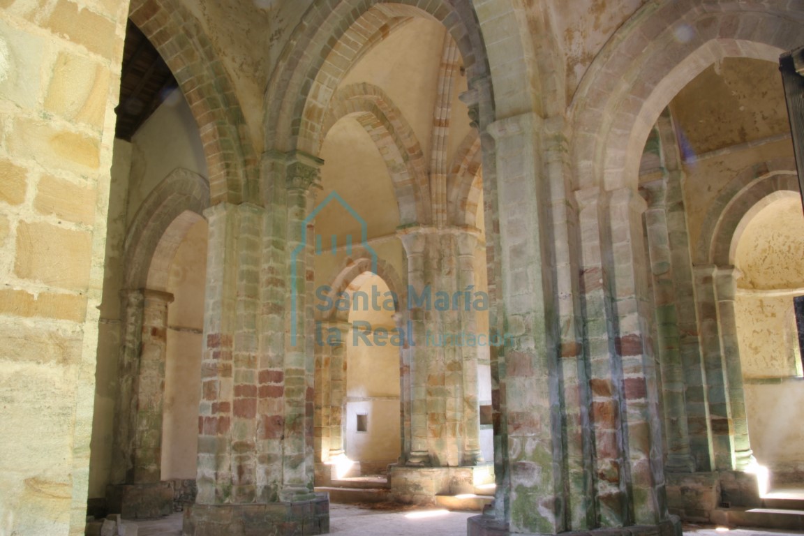 Interior del cuerpo de naves