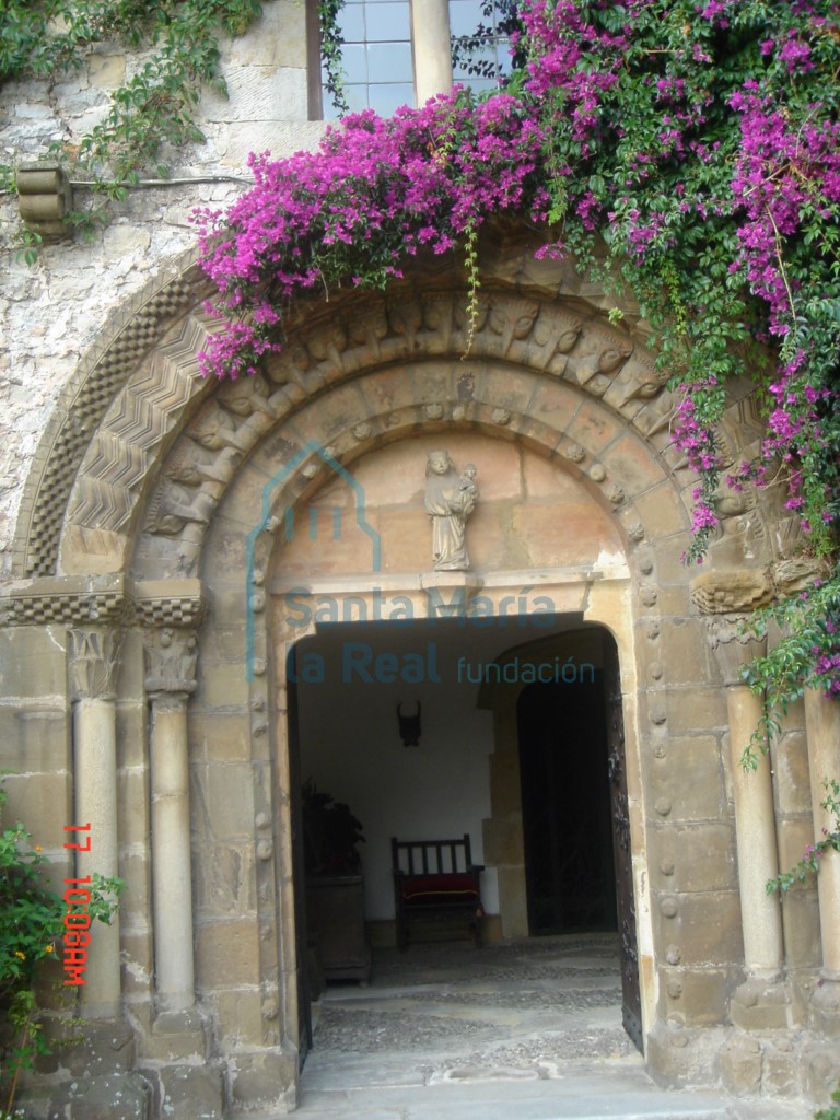 Portada románica procedente de la iglesia de San Juan (La Pasera)