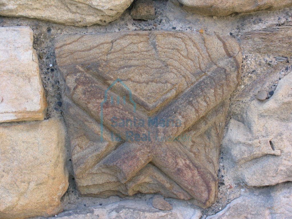 Dovela románica reutilizada