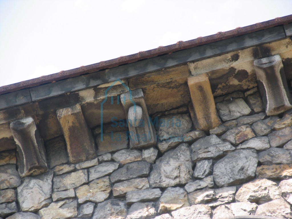 Detalle de los canecillos